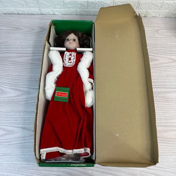 House Of Lloyd 1992 Christmas Around the World Alexandria Porcelain Doll Vintage - Picture 1 of 11